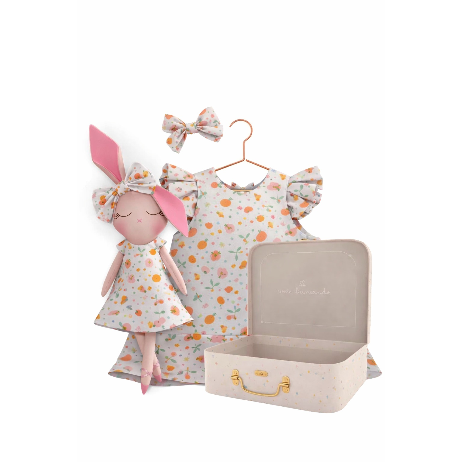 Kit Boneca Coelhinha Chloe Pic Nic + Petit Case