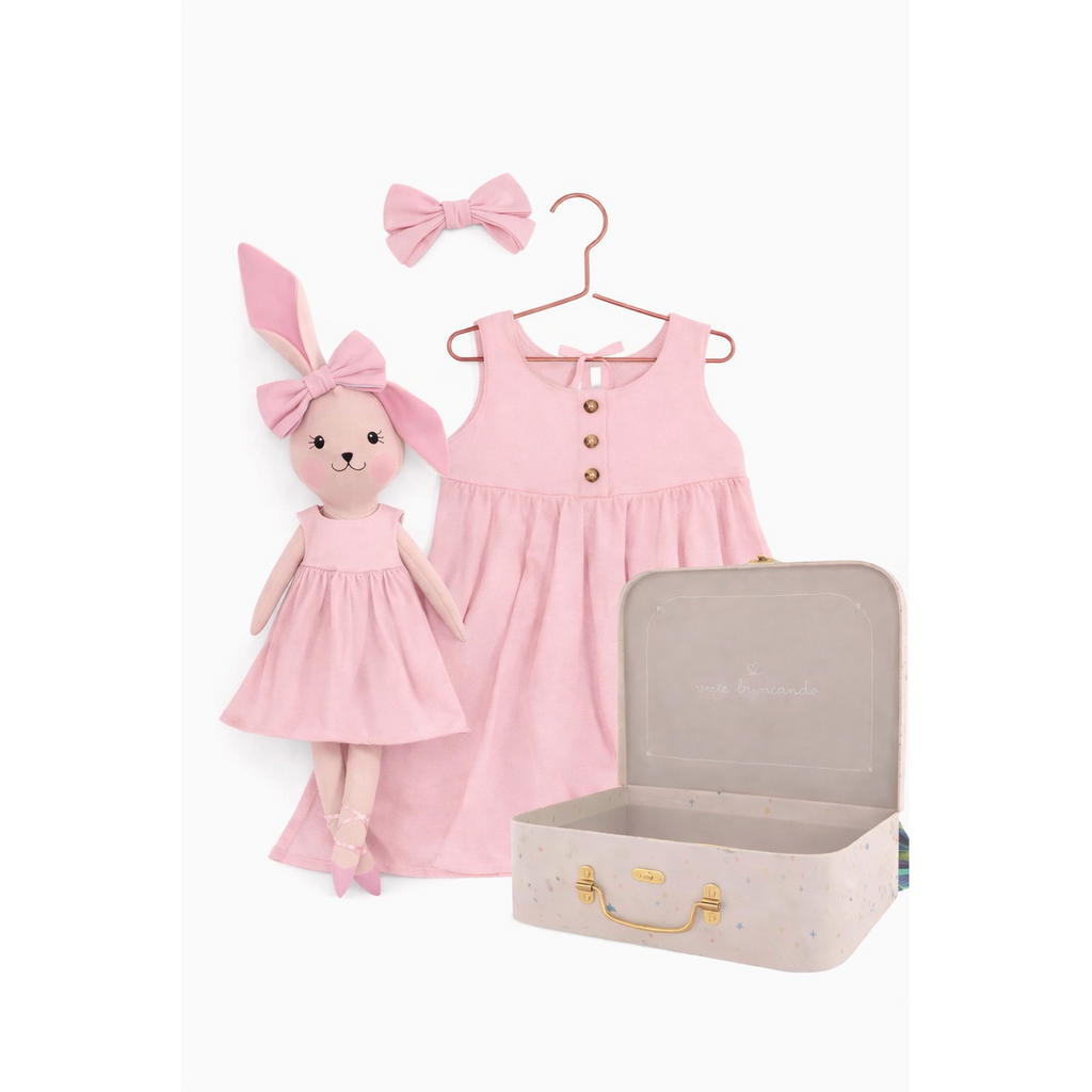 Kit Boneca Coelhinha Chloe Liso Rosa + Petit Case