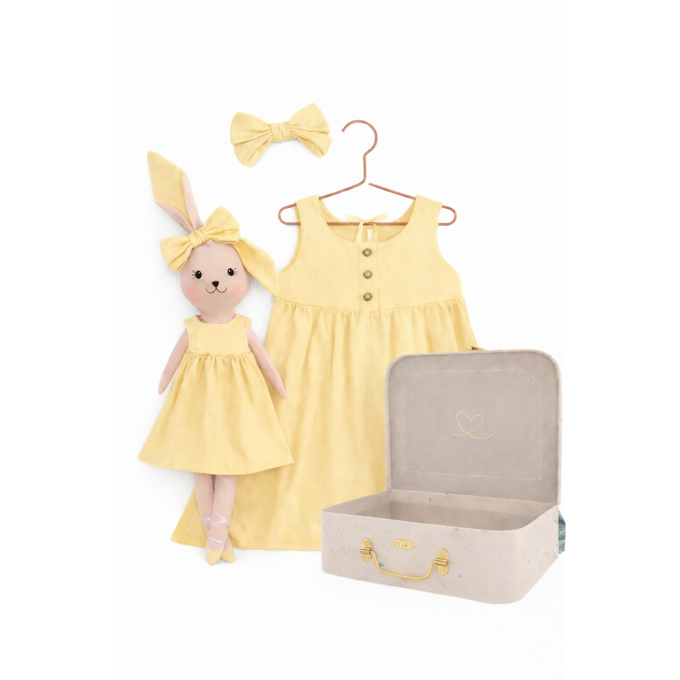Kit Boneca Coelhinha Chloe Liso Amarelo + Petit Case