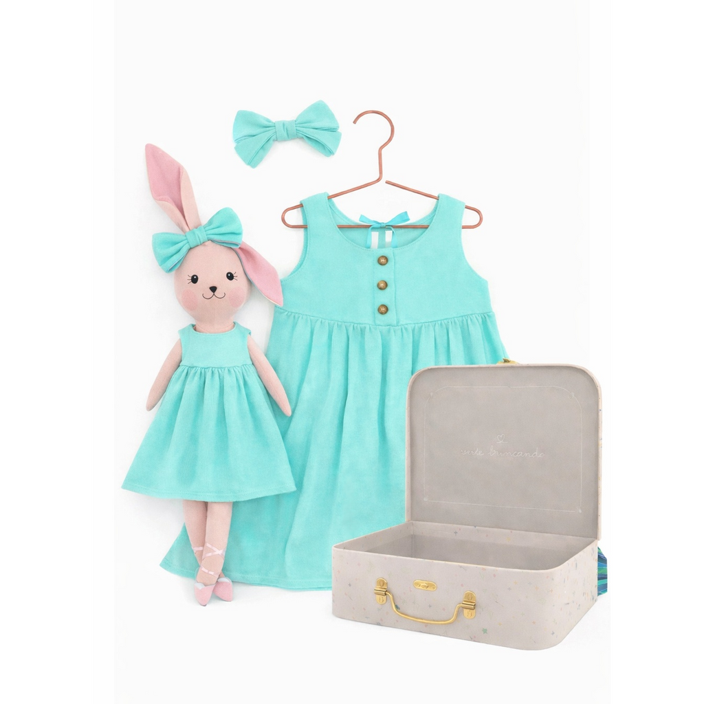 Kit Boneca Coelhinha Chloe Liso Verde + Petit Case