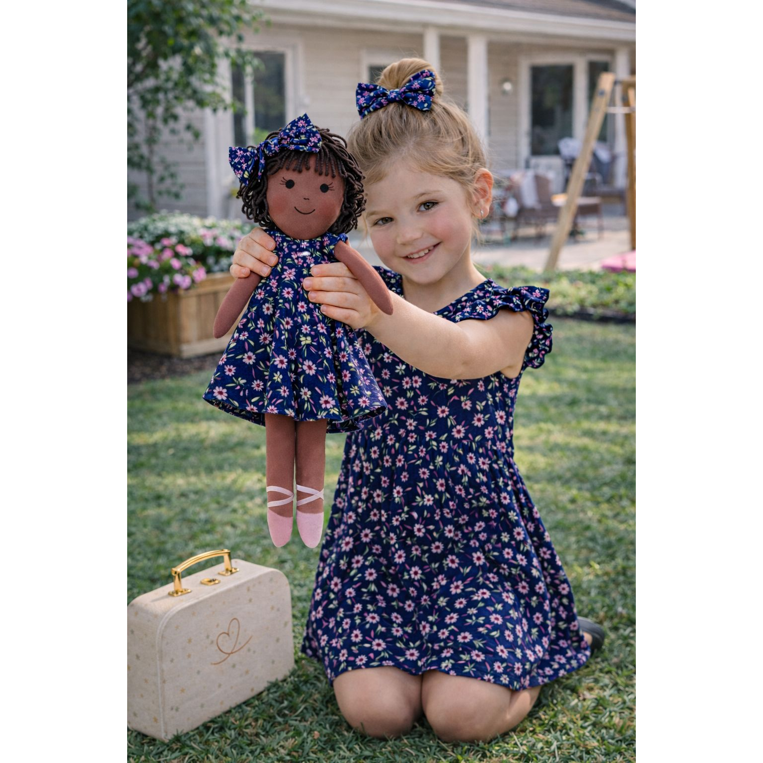 Kit Boneca Bella Florzinha + Petit Case