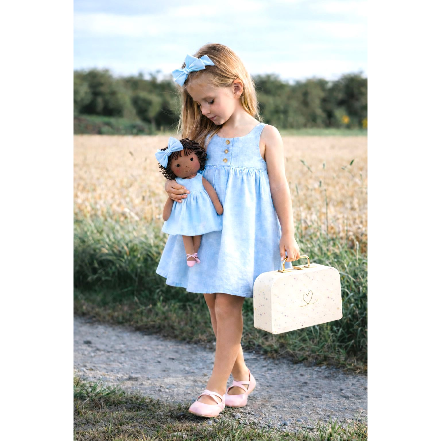 Kit Boneca Bella Liso Azul + Petit Case