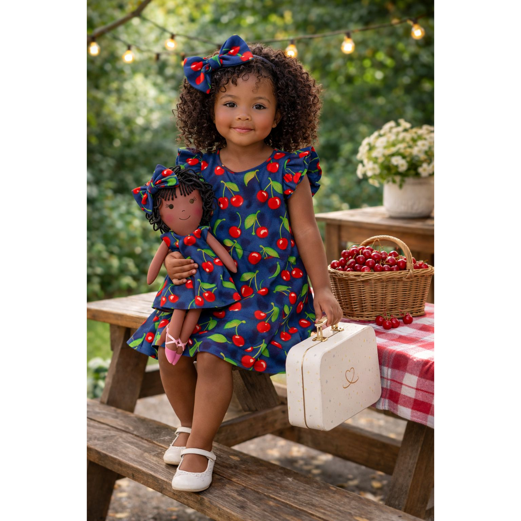 Kit Boneca Bella Cereja + Petit Case