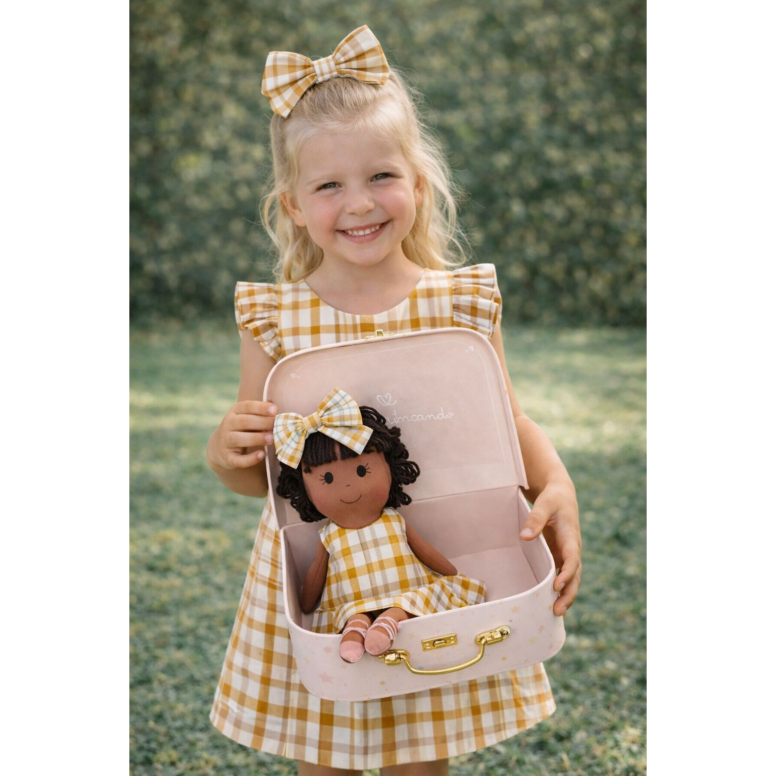 Kit Boneca Bella Xadrez + Petit Case